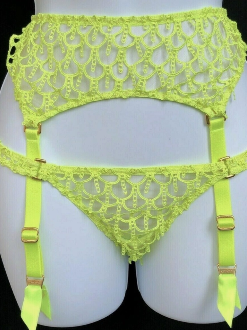 Set of 4: Agent Provocateur AXISL Bra 32B, Suspender 2, Brief, Thong 2, Lime - Picture 6 of 8